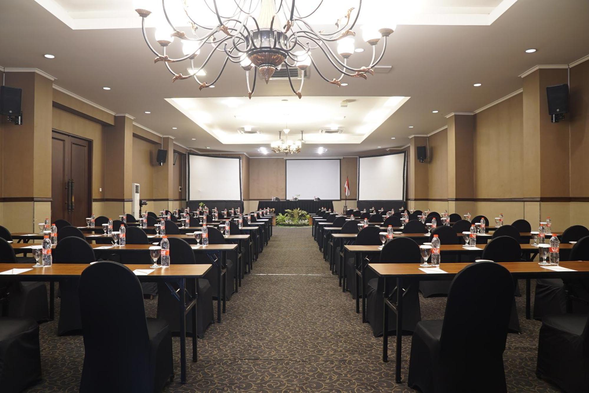 Riss Hotel Malioboro Yogyakarta Eksteriør billede